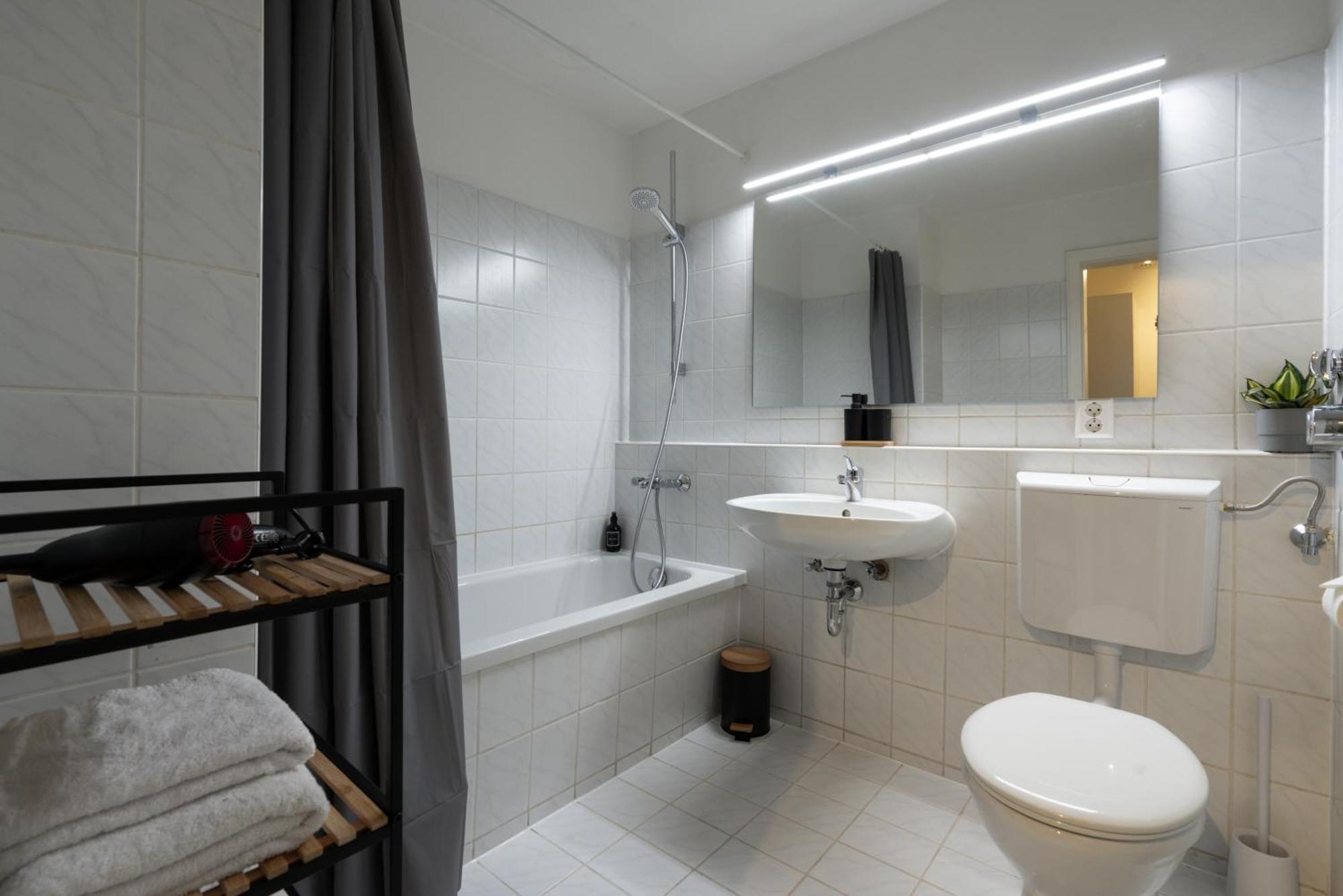 Neu Mozarthaus Center Netflix Arbeitsplatz Apartment Augsburg